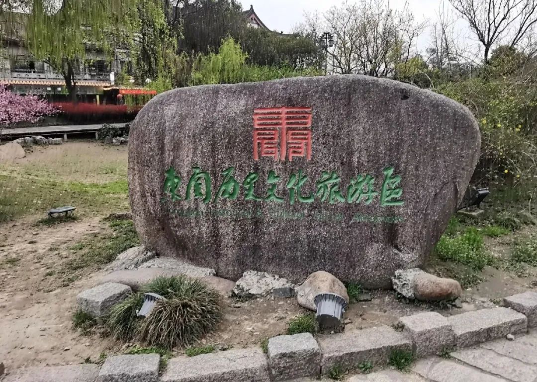 DƬ